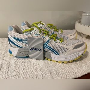 ASICS Gels size 9